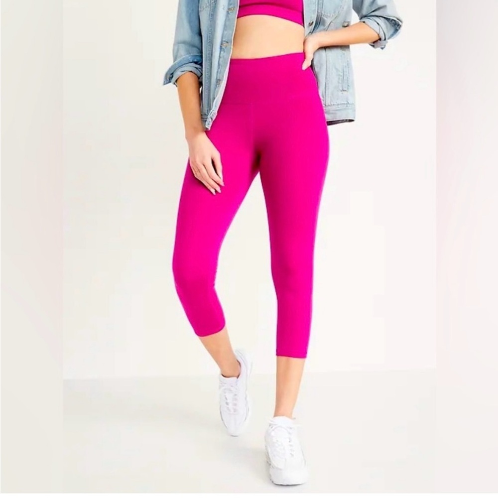 Flamingo Hot Pink Powersoft High-Rise Crop NWT! Size medium.